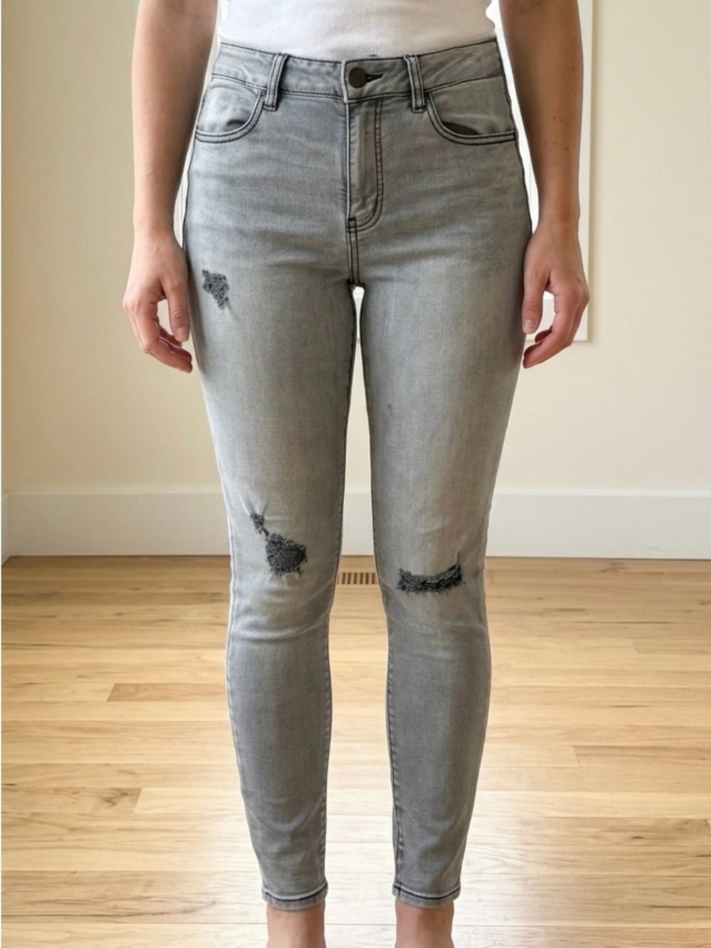 American Eagle Hi-Rise Jegging Gray Distressed Skinny Jeans Super Stretch 10 EUC